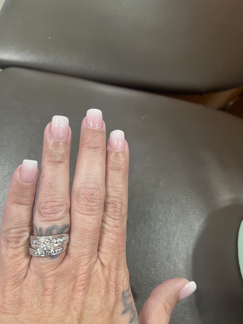 Happy Nails & Spa NEW OWNERSHIP, nail salon in Anderson, IN, photo 4 of 9